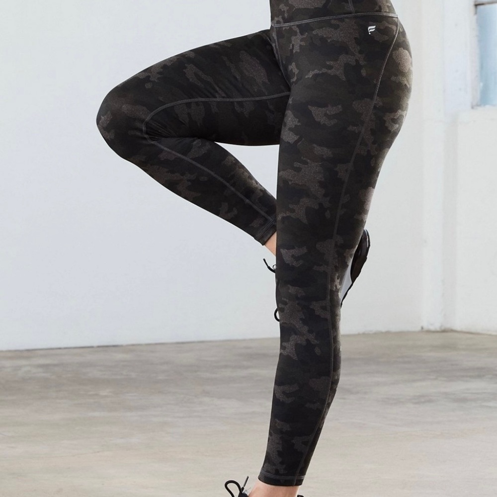 Fabletics black & grey camo leggings